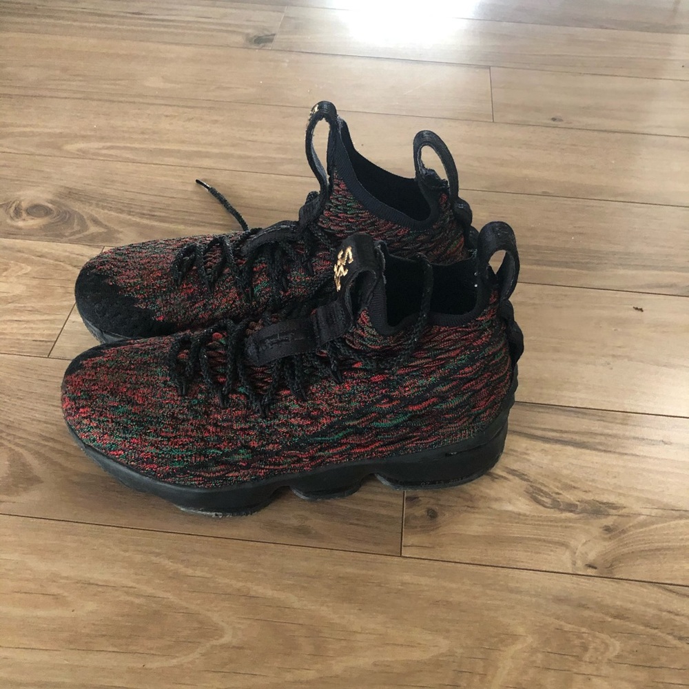 Nike LeBron 15